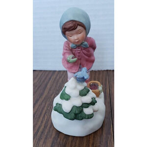 Avon We Wish You A Merry Christmas 1986 Music Box Figurine Girl Feeding Bird